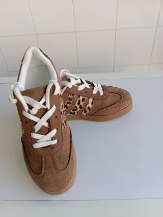 Zapatillas leopardo marrones