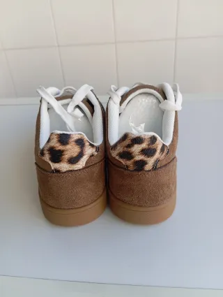 Zapatillas leopardo marrones