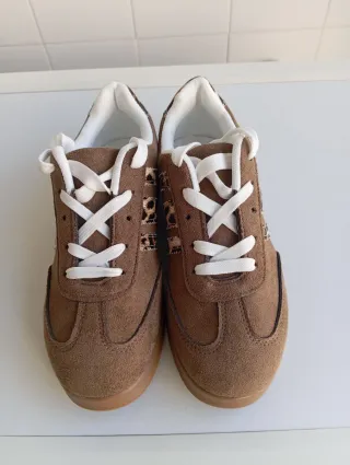Zapatillas leopardo marrones