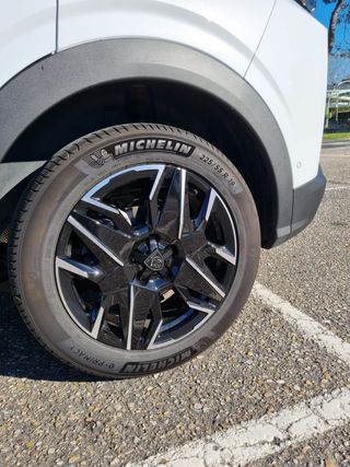 Peugeot 3008 GT HYBRID (2024)