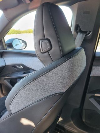 Peugeot 3008 GT HYBRID (2024)