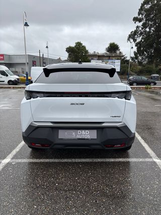 Peugeot 3008 GT HYBRID (2024)