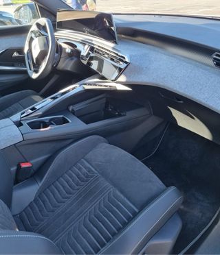 Peugeot 3008 GT HYBRID (2024)