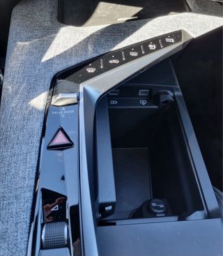 Peugeot 3008 GT HYBRID (2024)