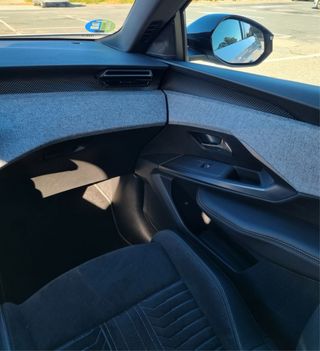 Peugeot 3008 GT HYBRID (2024)