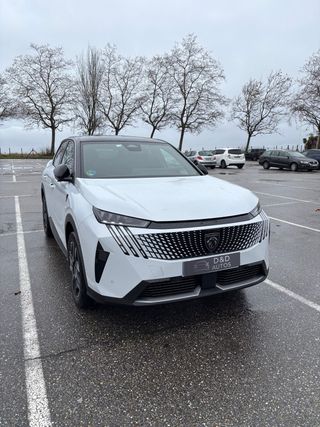 Peugeot 3008 GT HYBRID (2024)