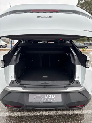 Peugeot 3008 GT HYBRID (2024)