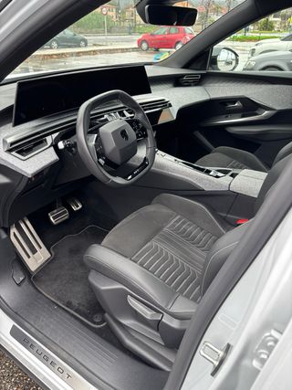 Peugeot 3008 GT HYBRID (2024)