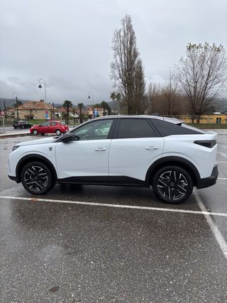 Peugeot 3008 GT HYBRID (2024)