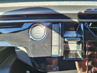 Peugeot 3008 GT HYBRID (2024)