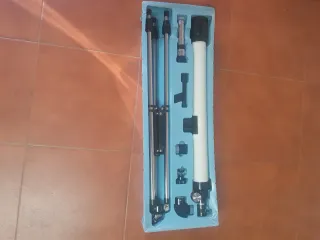 Telescopio astronómico de juguete