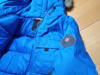 Abrigo Norway talla 16 años