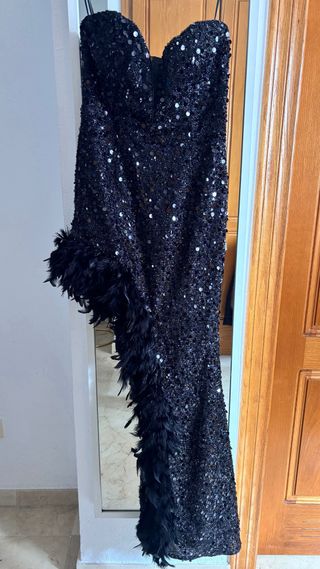 Vestido fiesta lentejuelas y plumas Talla S