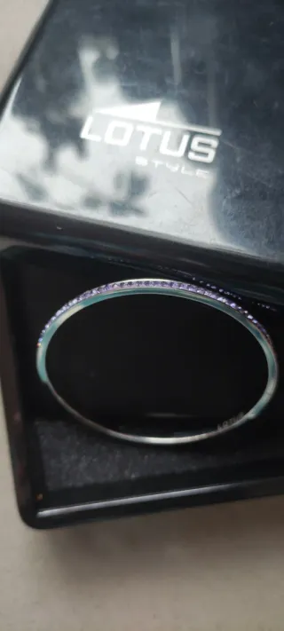 Pulsera Lotus Acero con Circonitas Moradas