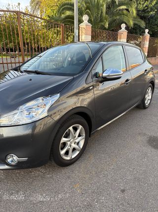 Peugeot 208 2015