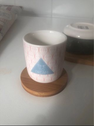 Juego 4 Vasos y 2 Cuencos Porcelana