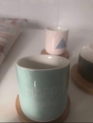 Juego 4 Vasos y 2 Cuencos Porcelana