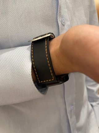 Reloj correa cuero negro y bronce