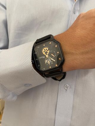 Reloj correa cuero negro y bronce