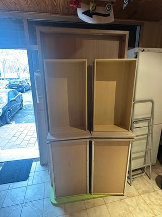 Litera compacta con dos camas. Muy buen estado.