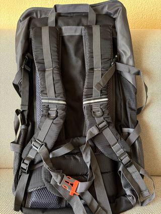 Mochila de montaña Weikani 50L. Nueva a estrenar