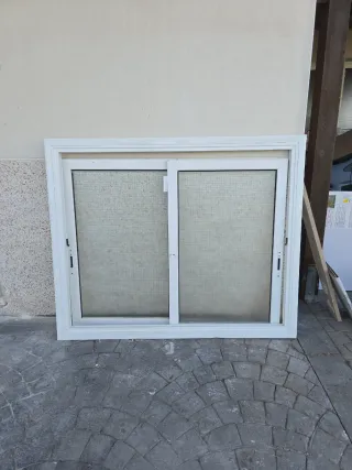 Ventana aluminio con cierre seguridad