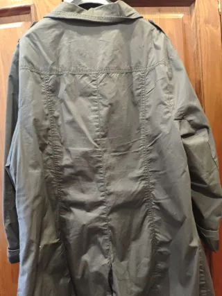 Gabardina mujer verde oliva