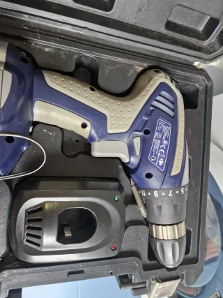 Taladro Carrefour con cargador
