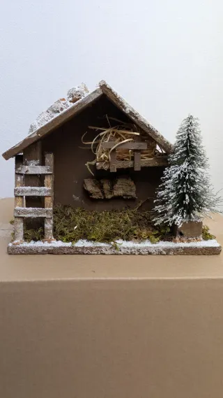 Capanna Presepe con pino