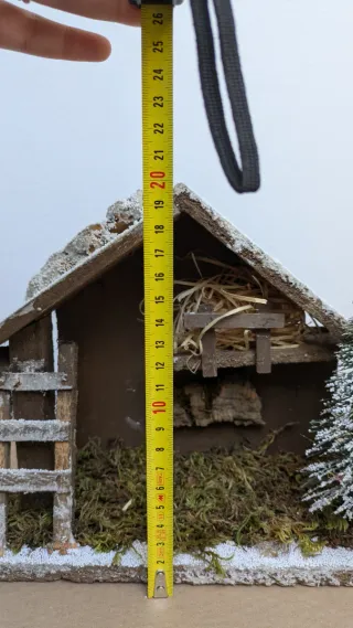 Capanna Presepe con pino