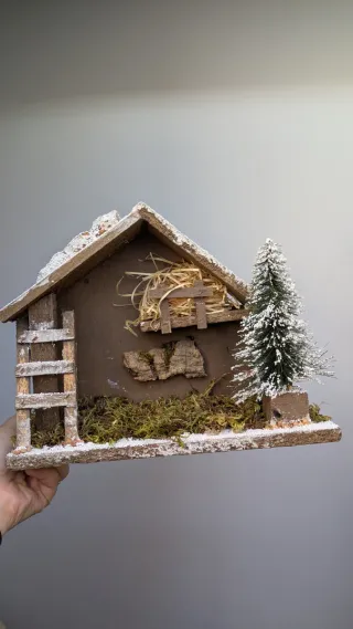 Capanna Presepe con pino