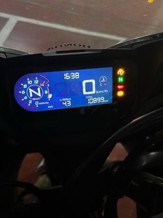 Honda CBR 650r Negra año 2022 con solo 10.900 km