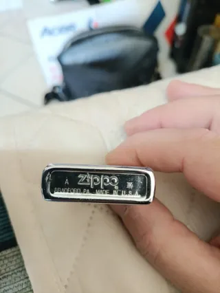 Accendino Zippo Argento Inciso