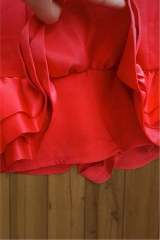 Vestido mini con volantes