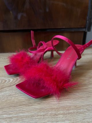 Sandali Calliope Rossi con Piume