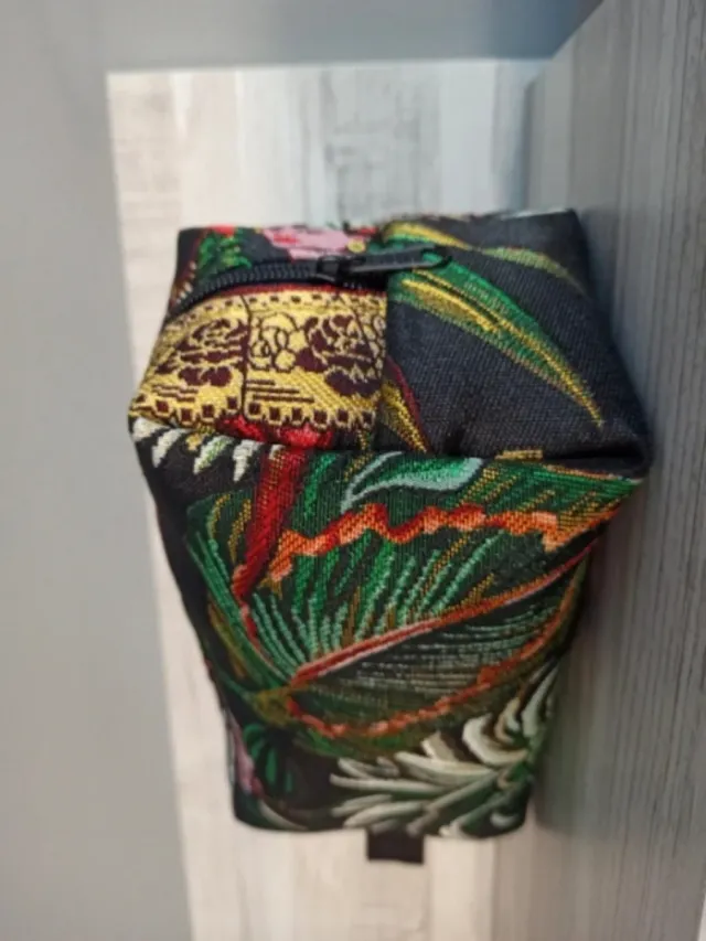 Neceser tipo caja estampado floral