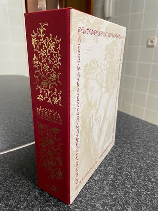 La Santa Biblia con grabados