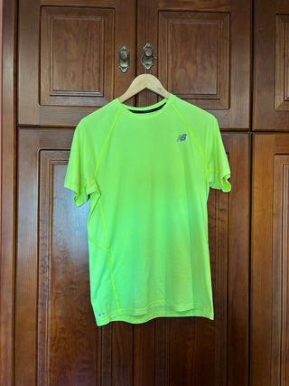 Camiseta New Balance verde