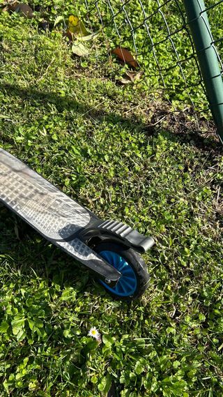 Patinete Oxelo azul y negro infantil