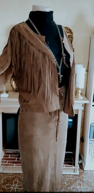 Chaqueta de ante con flecos estilo Western