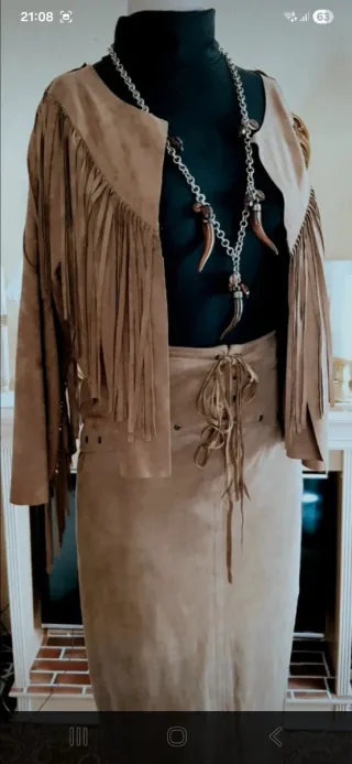 Chaqueta de ante con flecos estilo Western