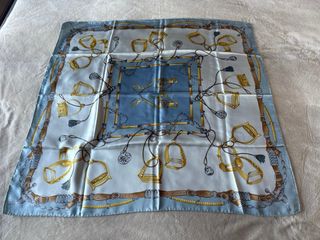 Foulard in seta fantasia azzurro e oro