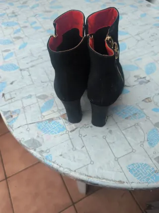 Botines negros talla 39