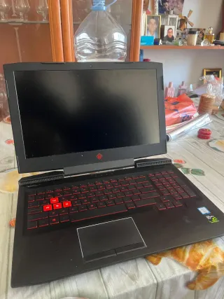 Portátil Gaming HP Omen 15 Negro/Rojo