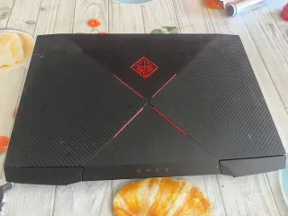 Portátil Gaming HP Omen 15 Negro/Rojo