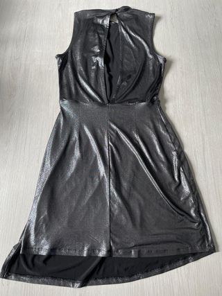 Vestido negro brillante