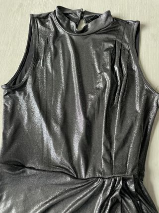 Vestido negro brillante