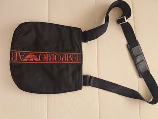 Emporio Armani Bolso Bandolera negro y rojo