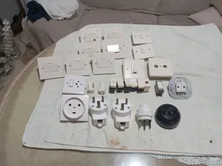 Lote Interruptores y Enchufes Simon
