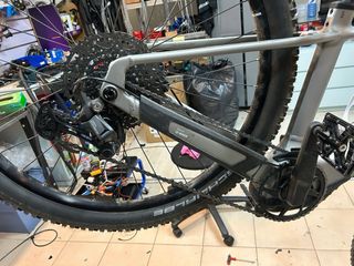 Bicicleta elettrica Cube